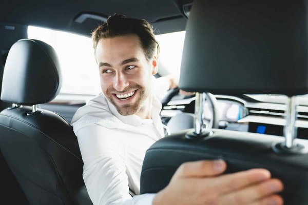 Devenir chauffeur: formation taxi à succès